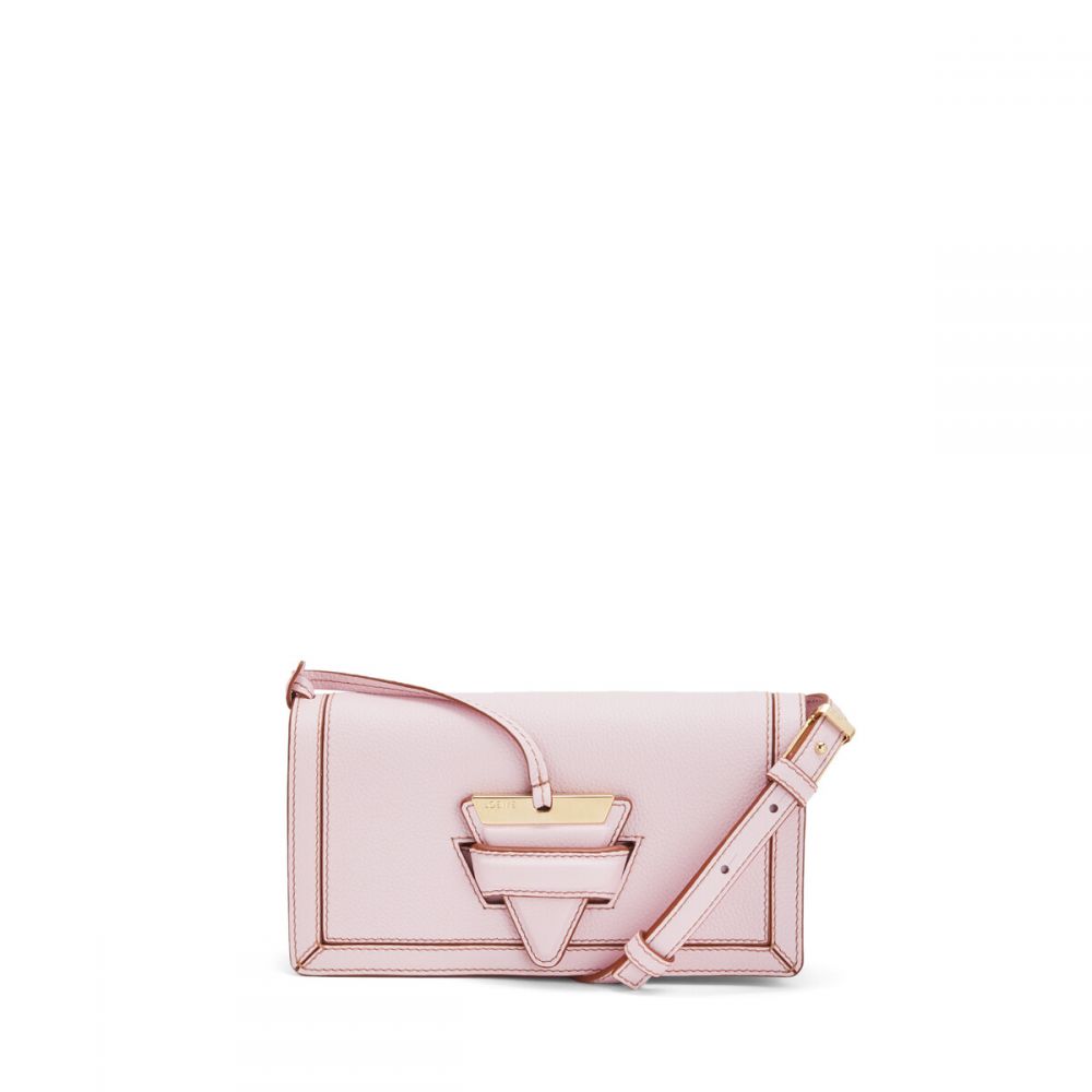 精选7款夏日嫩粉色迷你手袋，瞬间提升约会好感度！